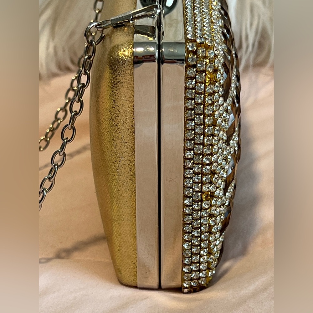 Elegant Gold and Silver Bag - Picture 8 of 10